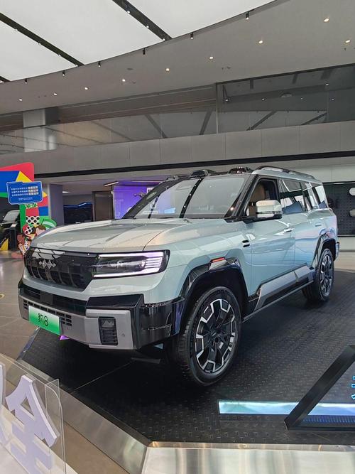 重庆32比亚迪方程豹硬派越野的爆款，英菲尼迪35周年与你共成长